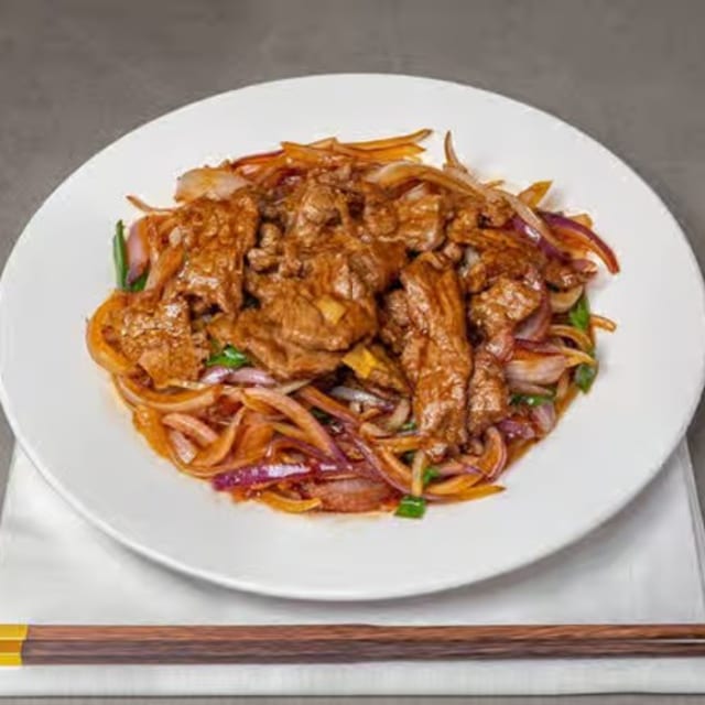 Stir-Fried Scallion Beef / 葱爆牛.